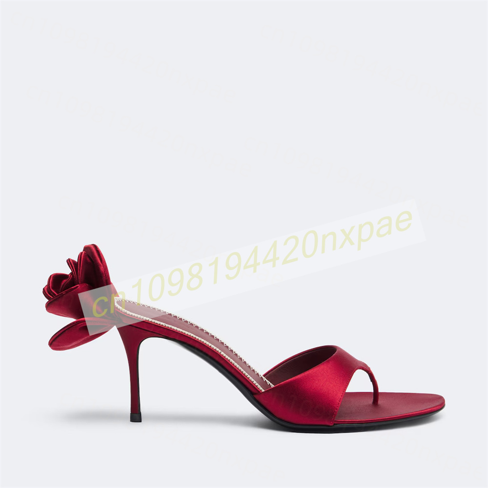 صنادل نسائية حمراء من الساتان  - مراجعة Slip Dress Satin وسعره