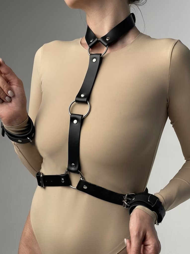 حزام جلدي نسائي مثير مع مجموعة - مراجعة Garter Belt Set وسعره